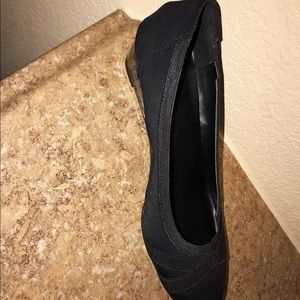 Black dress shoes